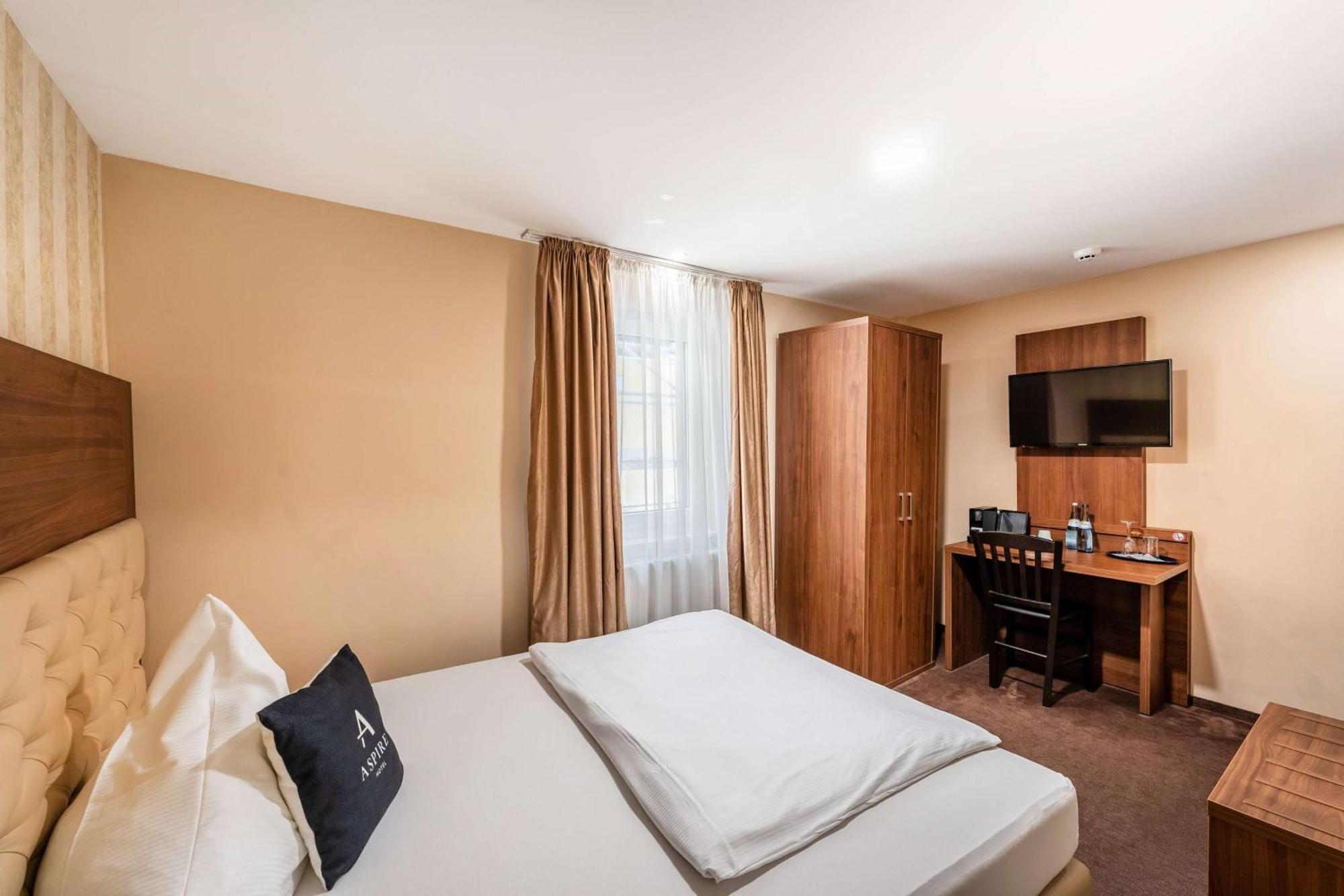Stadthotel 3* Ройтлинген