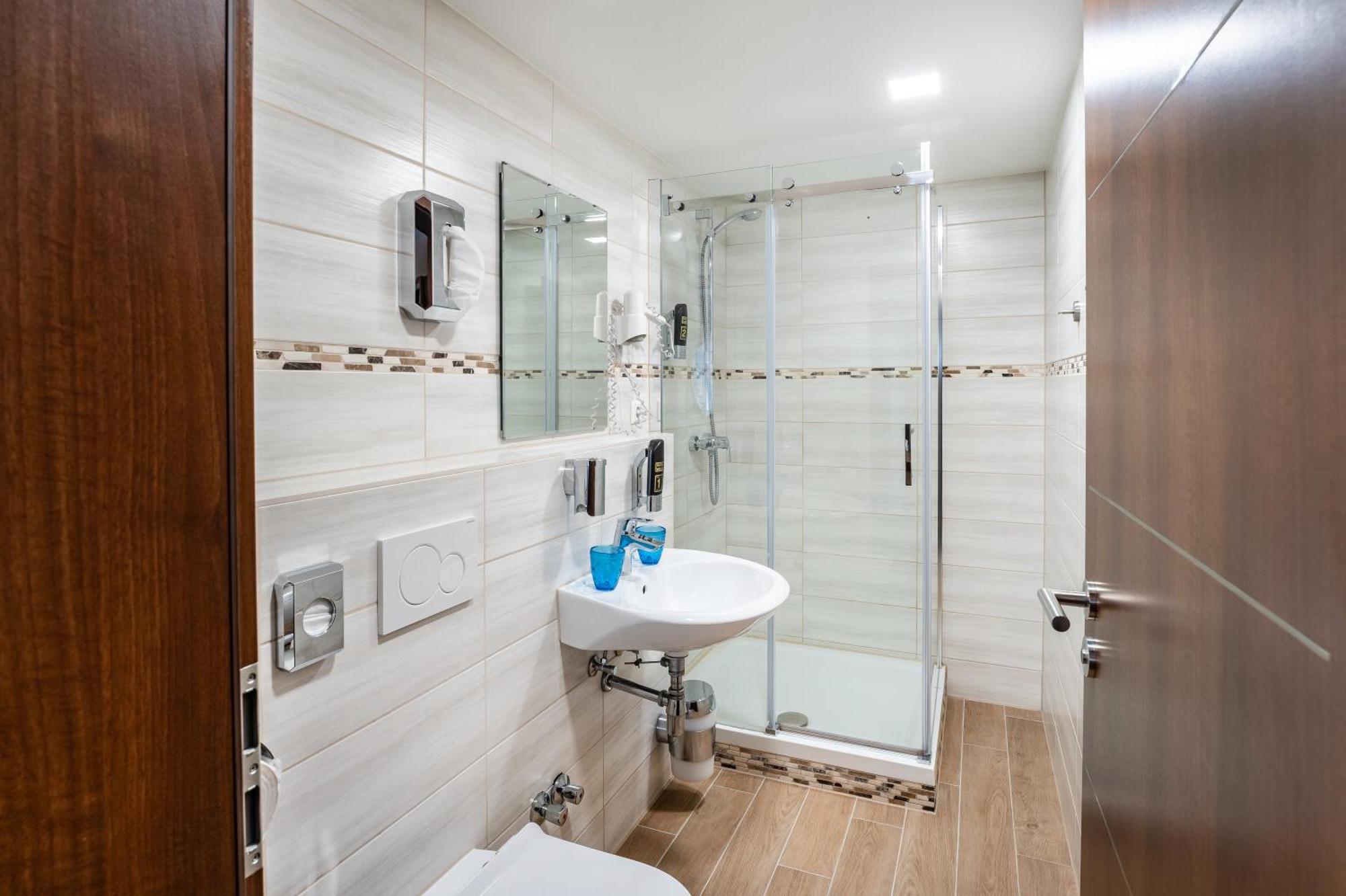 Stadthotel 3* Ройтлинген