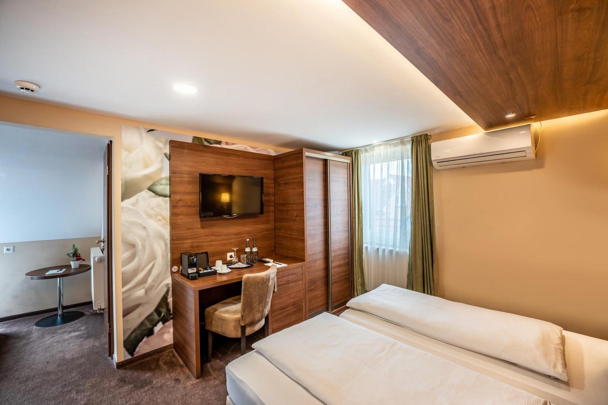 Stadthotel 3* Ройтлинген