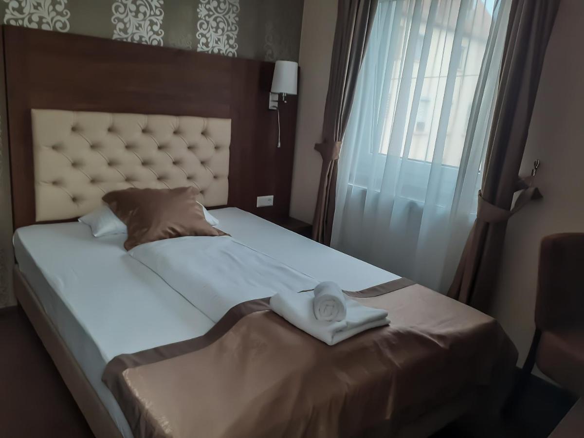 Stadthotel 3* Ройтлинген